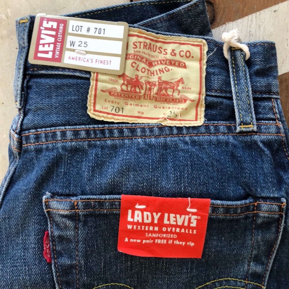 Western 701 women’s Levi’s. Tags still on. NEW